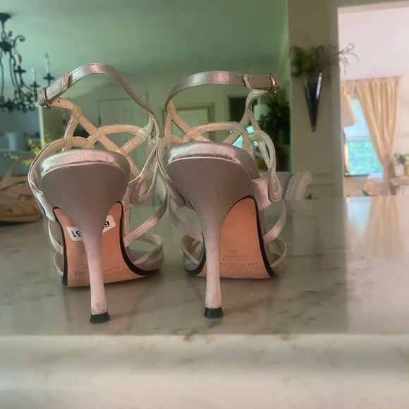 Max Studio heels size 7 - Picture 4 of 6